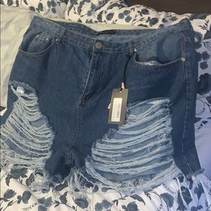 PLT DISTRESSED JEAN SHORTS 💧